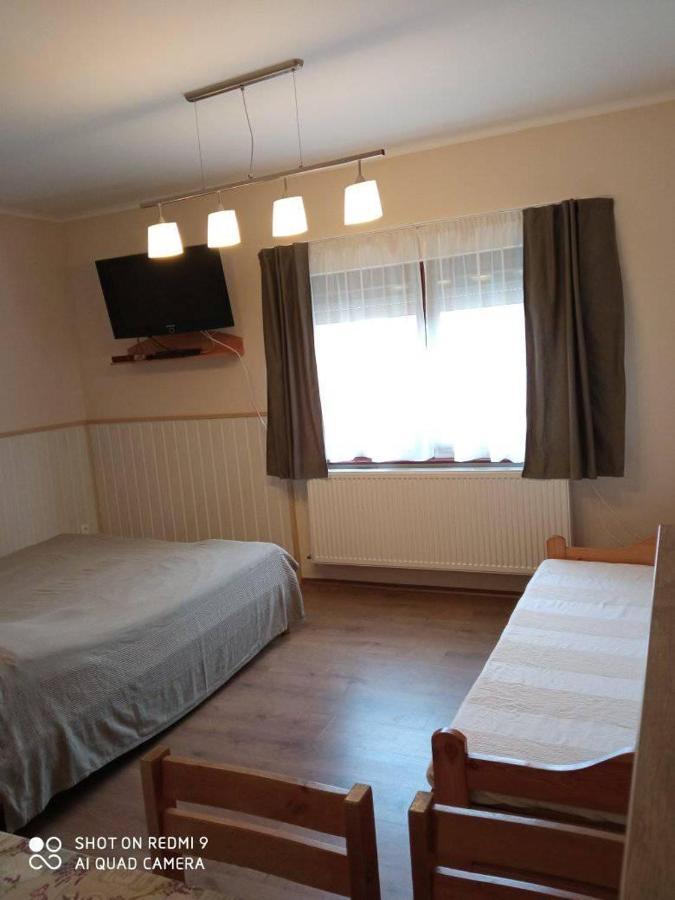 Besenyei Apartman Шарвар Экстерьер фото